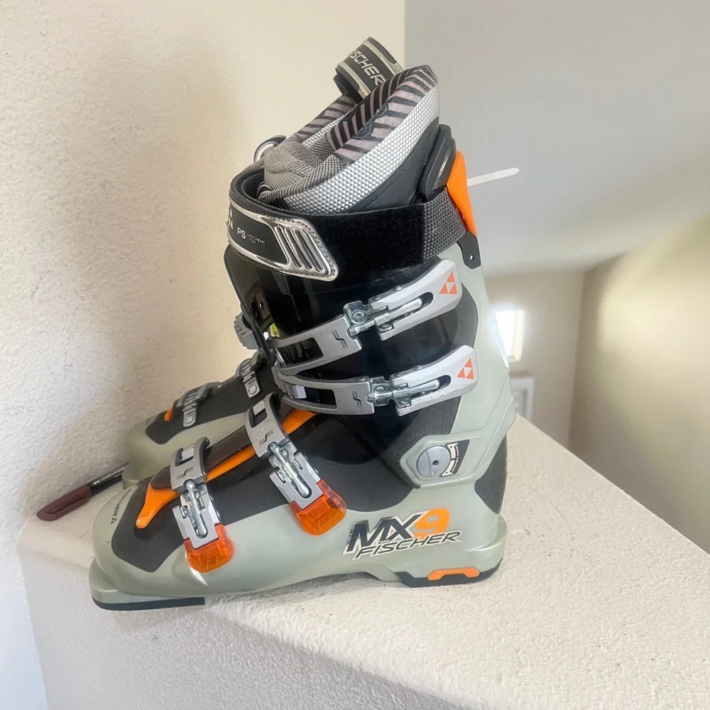 FISCHER‎ Soma MX9 Ski Boots, Size 27.5, Soma Tec